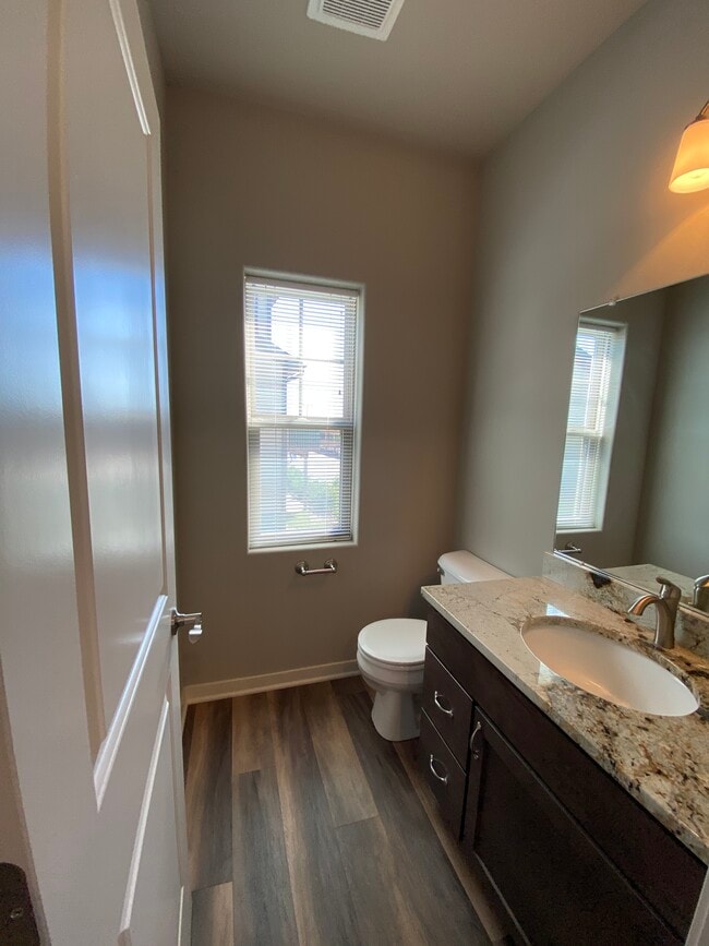 Powder Room - 1147 High Pointe Knoll Cir