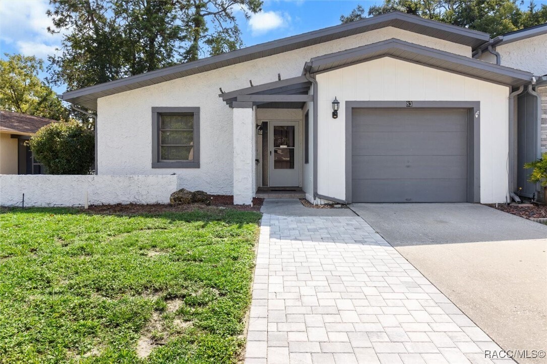 Primary Photo - 83 Golfview Dr
