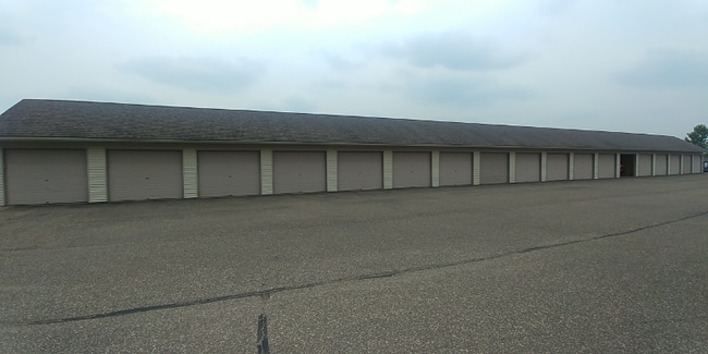 Building Photo - 599 Cherry Ln
