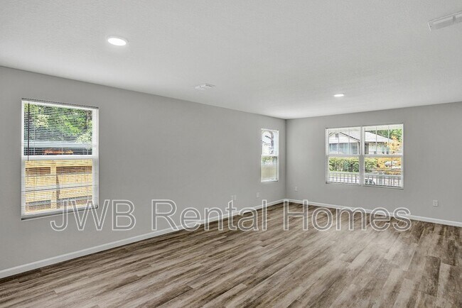 Building Photo - 2134 Clemente Dr