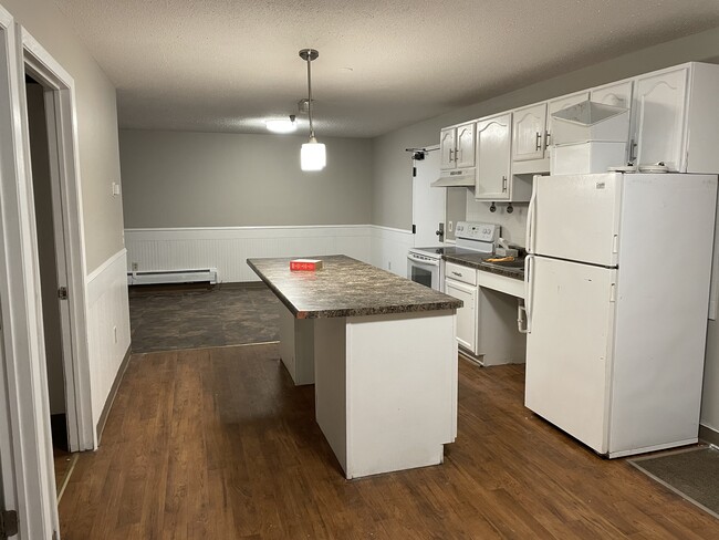 Building Photo - 1204 Plainview Ln