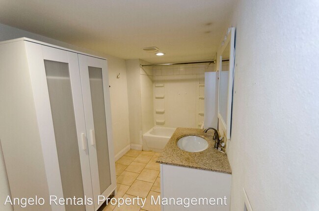 Building Photo - 1 br, 1 bath House - 1819 W. Ave. L Unit B