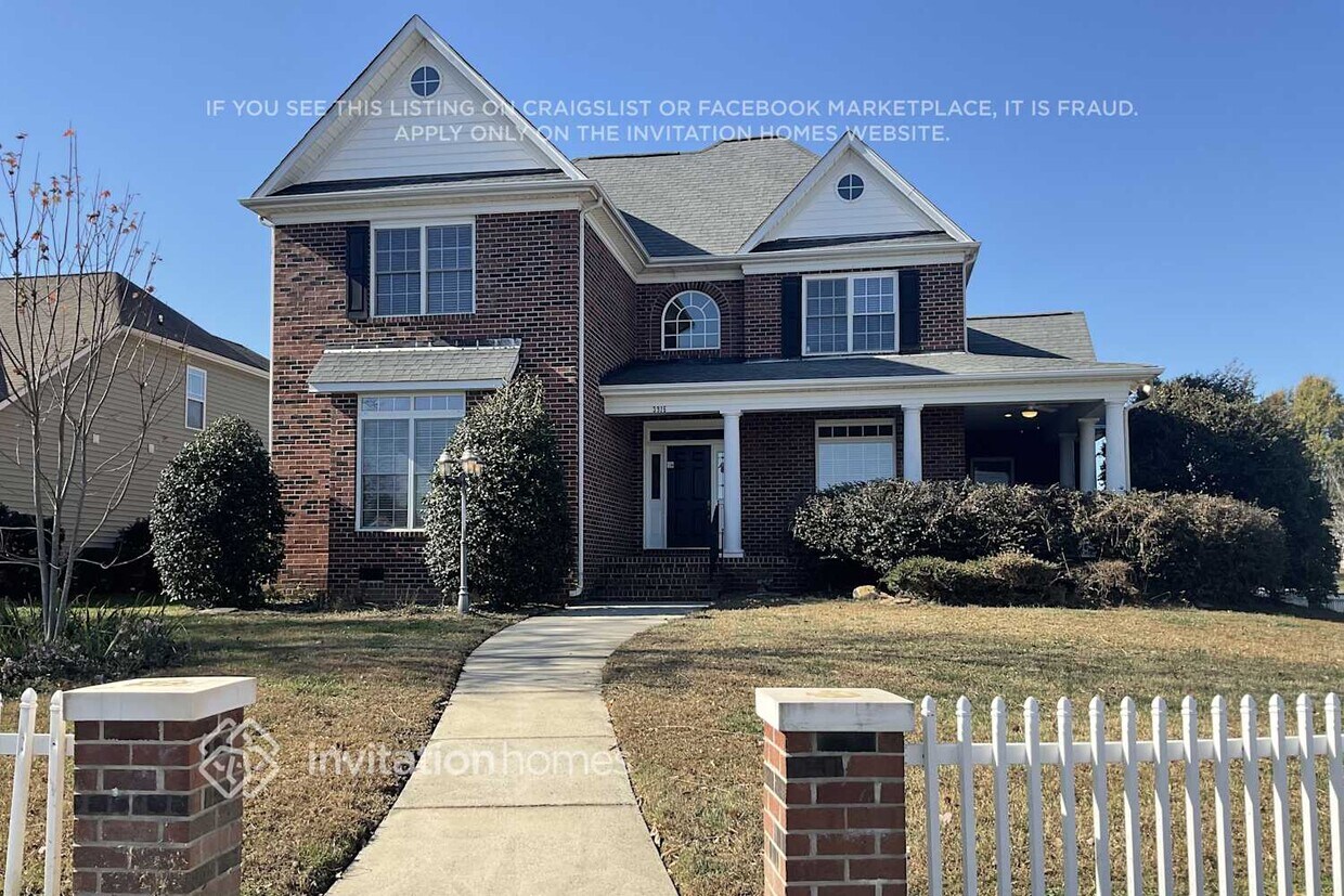 Foto principal - 3915 Lake Park Rd