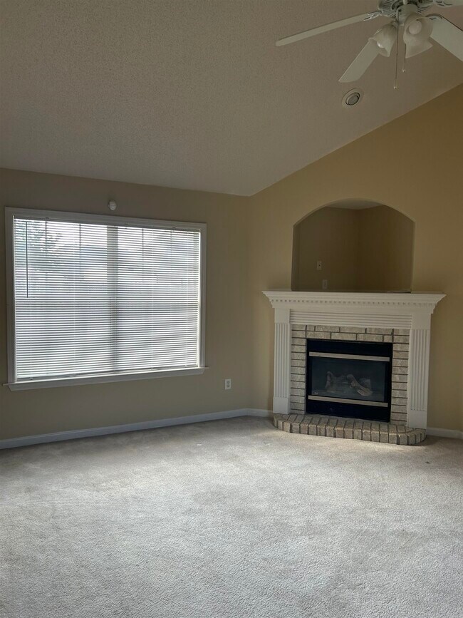 Foto del edificio - 8516 Boothes Ridge Dr