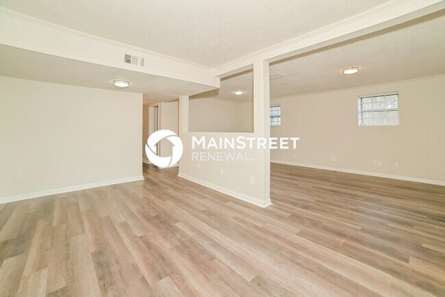 Foto del edificio - 4 Bedroom Pet-Friendly Home in Knoxville, TN with Main Street Renewal