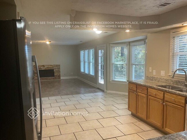 Building Photo - 4085 Spinnaker Dr