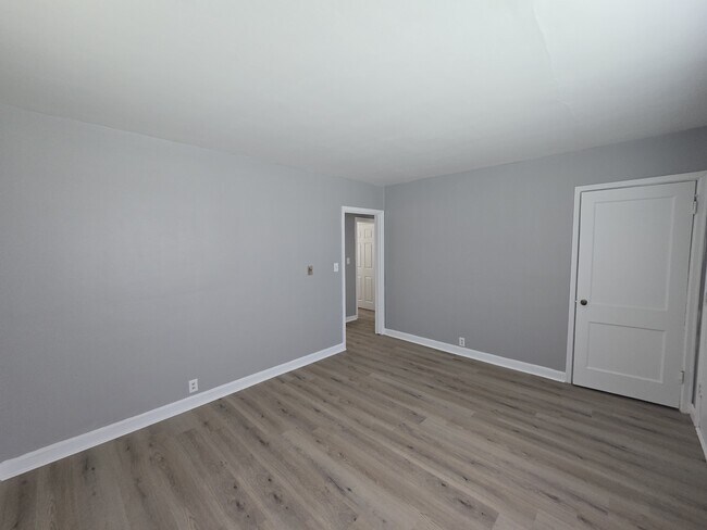 Foto del edificio - 602 Logan Ave