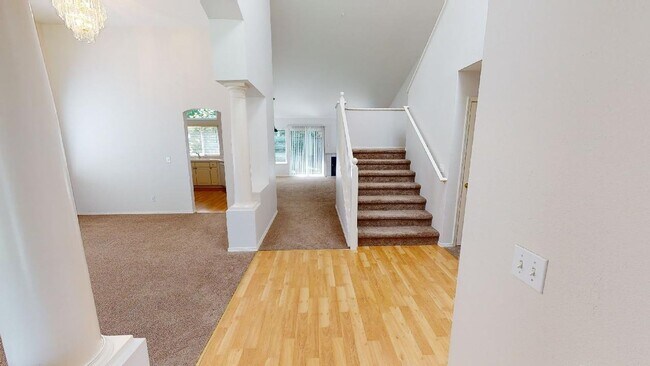 Building Photo - Prime Beaverton Location!  Murrayhill - Fe...