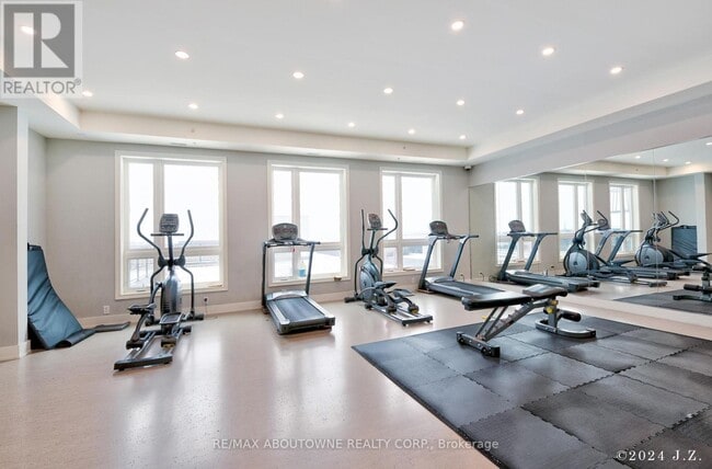 Building Photo - 620 Sauve St