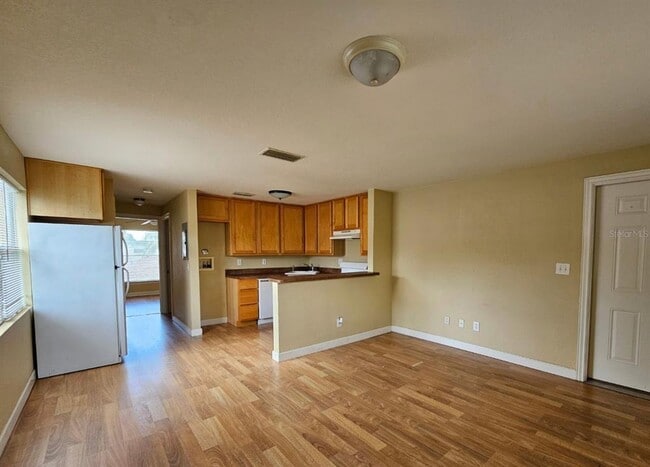 Building Photo - 117 N Evergreen Ave