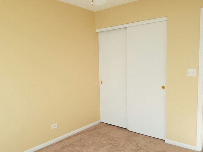 Foto del edificio - 2541 Hillsboro Blvd