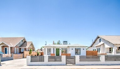 Building Photo - 322 N 17th Dr