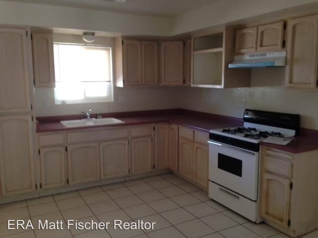 Building Photo - 122 S San Clemente Dr