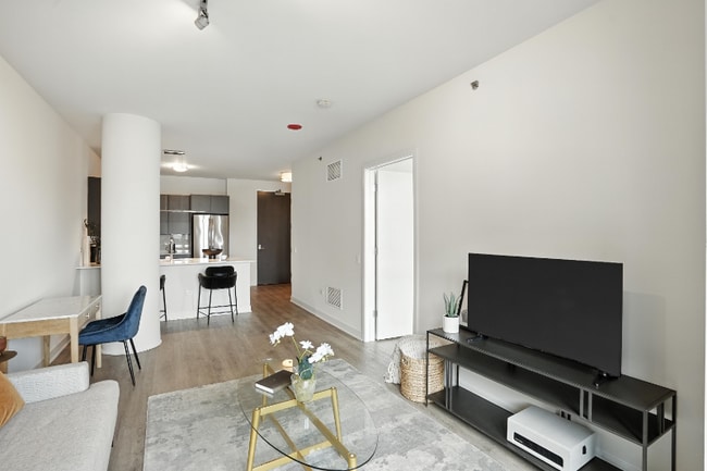 Building Photo - 751 N Aberdeen St