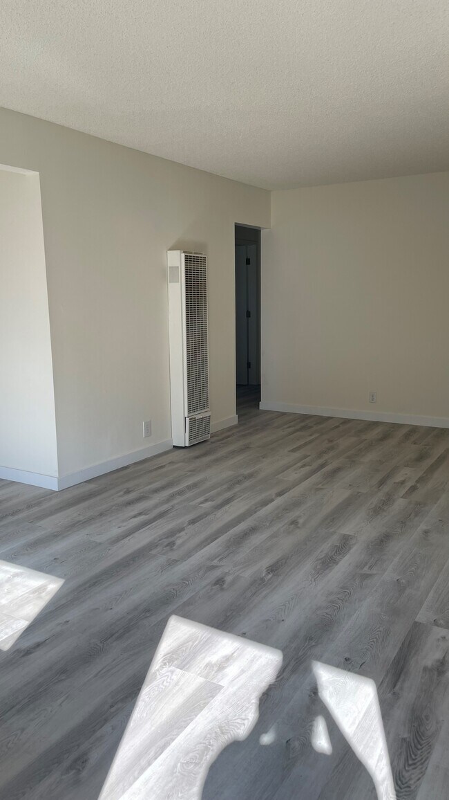 Foto del edificio - 692 E Pine St