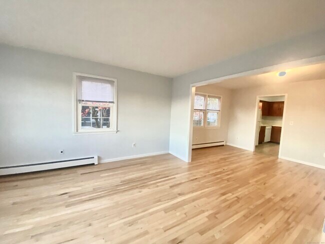 Building Photo - 235 Longdean Rd