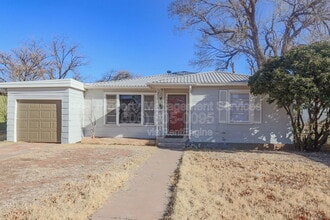 Building Photo - 3012 49th St