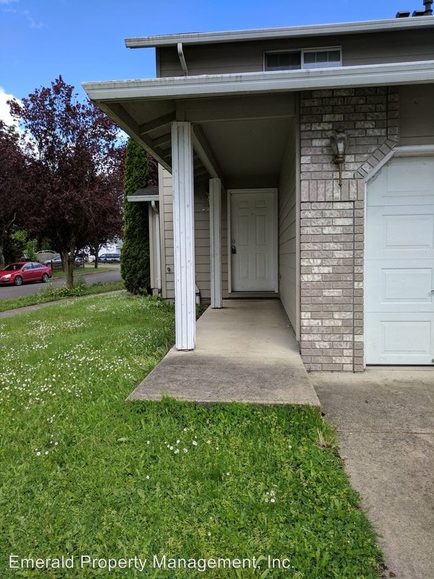 2637 Justine Ln, Eugene, OR 97404 Condo for Rent in Eugene, OR