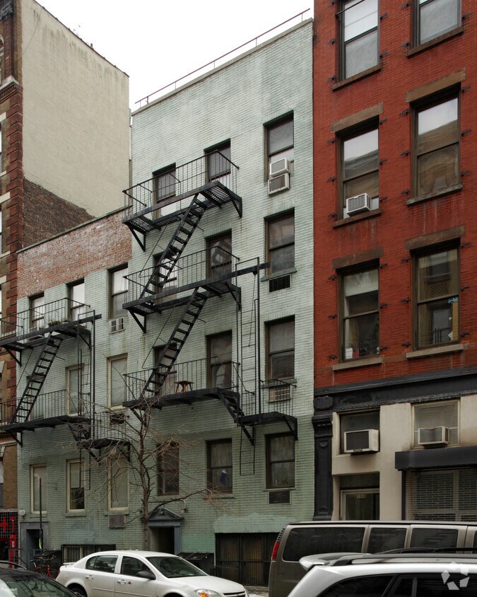 Foto principal - 106 Thompson St