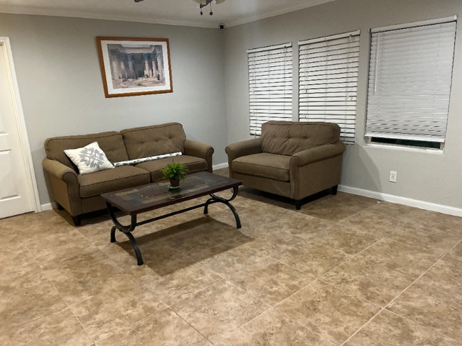 Foto del edificio - 5007 Nassau Rd