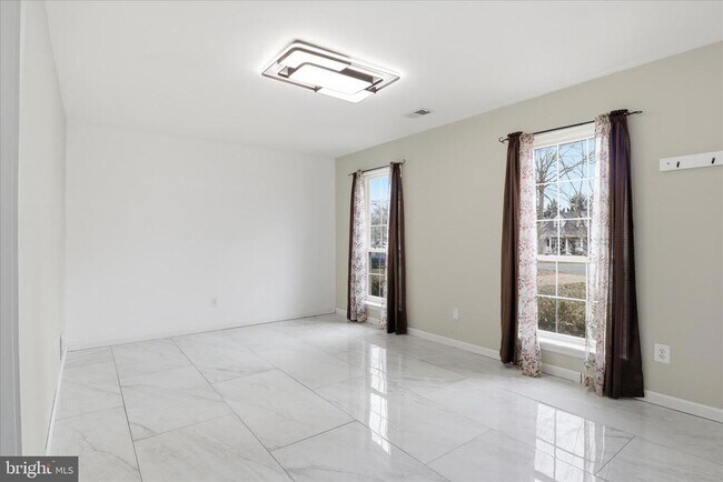 Foto del edificio - 3454 Tamarack Ct