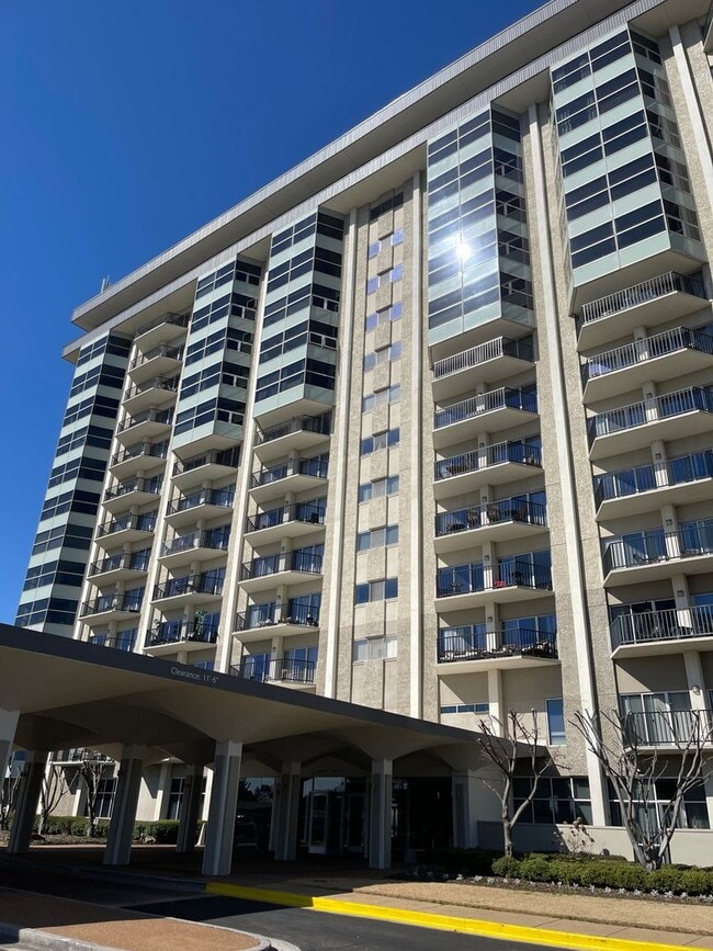 Newly Renovated Condo in the heart of Down... - Newly Renovated Condo in the heart of Down...