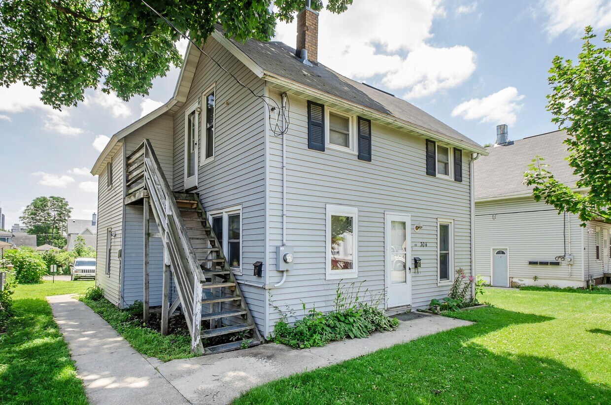 304 7th St NW, Rochester, MN 55901 Townhome Rentals in Rochester MN