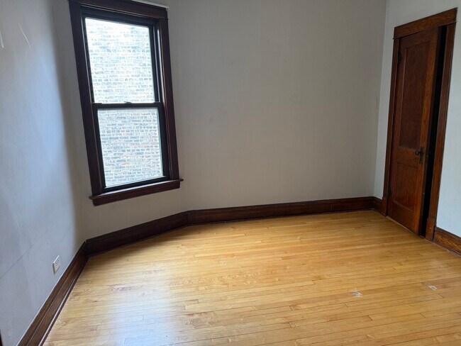 Foto del edificio - 2725 N Francisco Ave