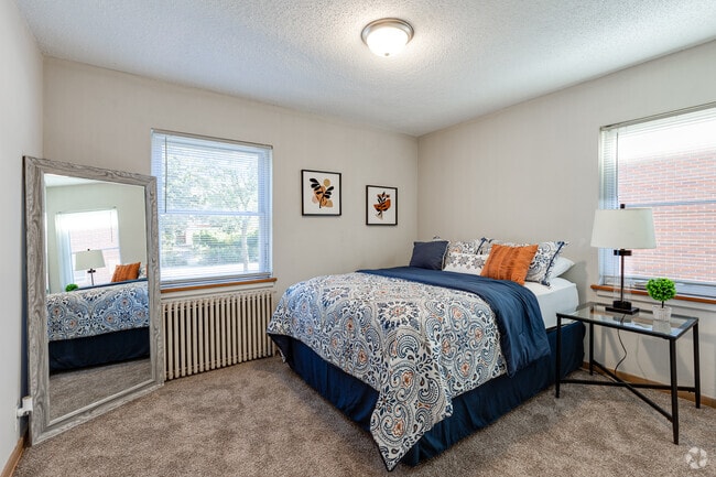 1BR, 1BA - 590SF - Bedroom - Highland Lane Apartments