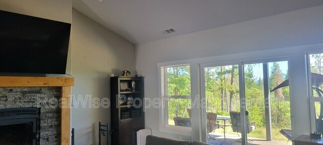 Building Photo - 235 Needlewood Dr