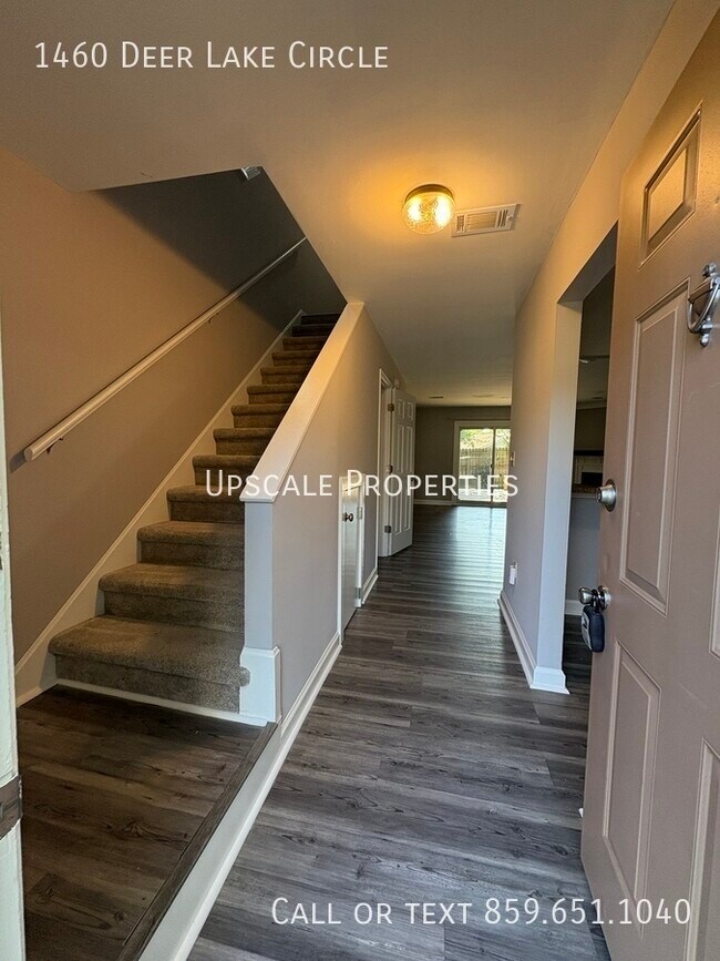 Foto del edificio - 1460 Deer Lake Cir
