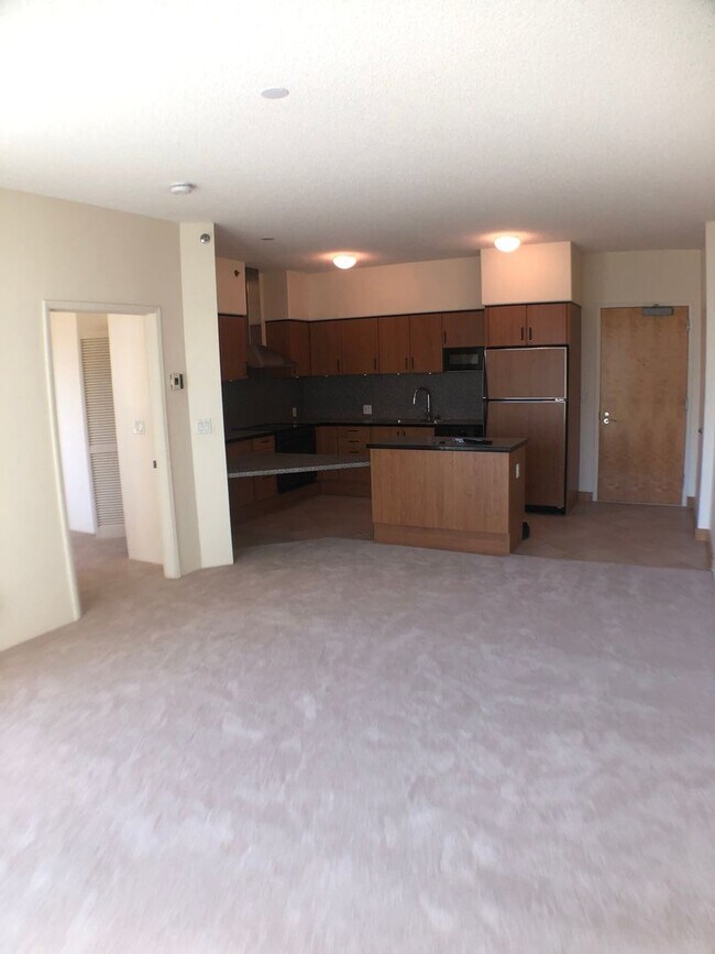 Foto del edificio - 1 bed, 1 bath, 1 parking with a lanai, located in One Archer Lane!