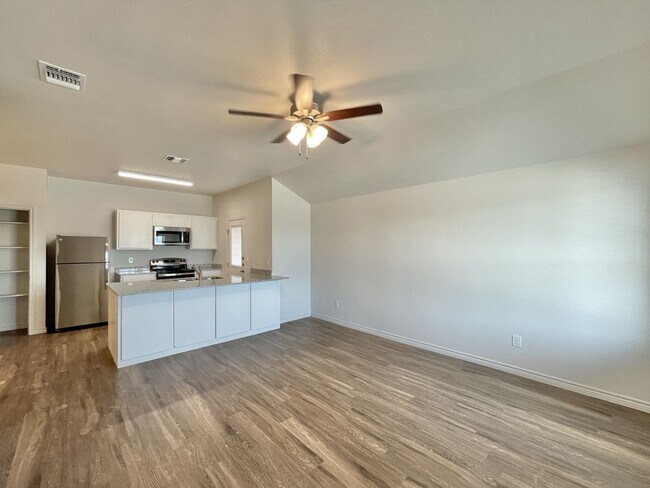 Foto del edificio - 1802 Montell St