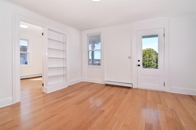 Building Photo - 9 N Buckhout St