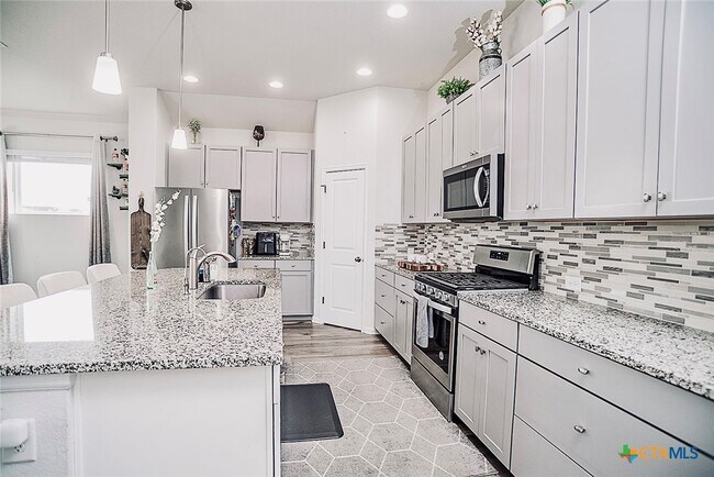 Building Photo - 688 Bridgestone Way