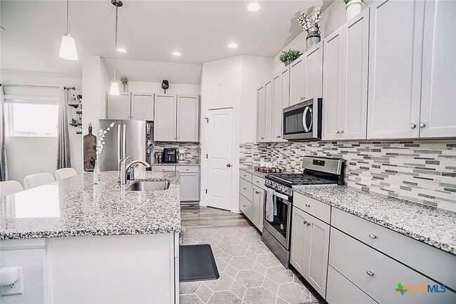 Foto del edificio - 688 Bridgestone Way