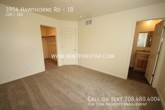 Foto del edificio - New Construction Built In 2019! These apar...