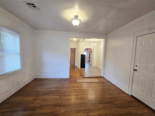 Foto del edificio - 2203 N Barnes Ave