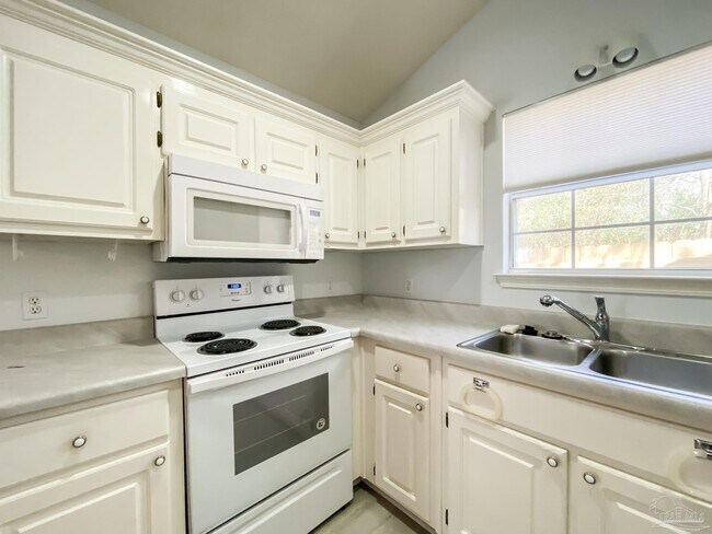 Foto del edificio - 5917 N Bay Point Dr