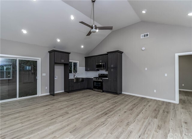 Building Photo - 13940 Brightwell Ave