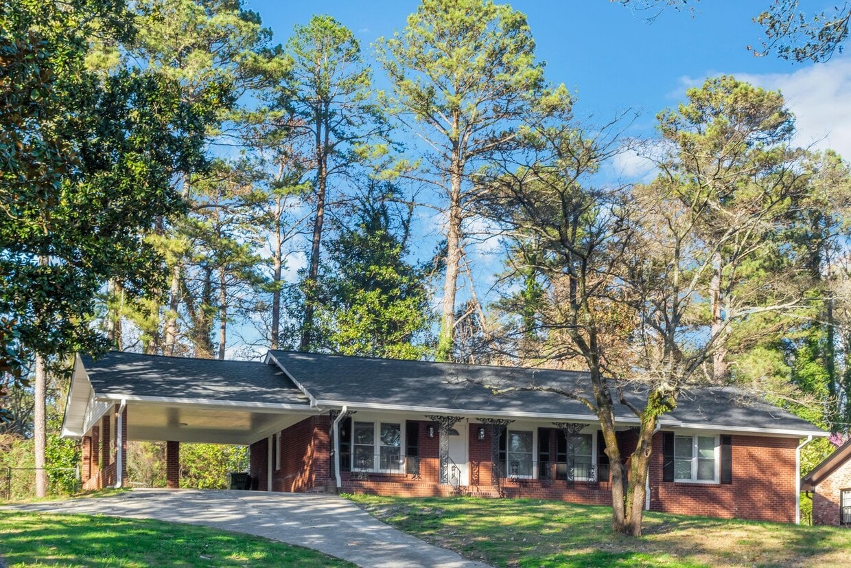 Primary Photo - Spacious Family Home in 30311
