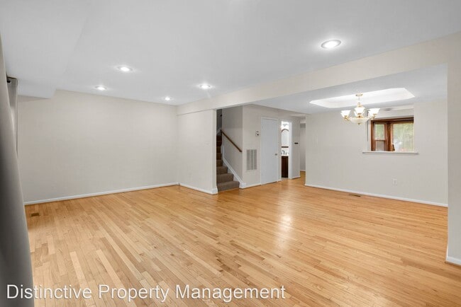 Building Photo - 3 br, 3 bath House - 326 60th St NE