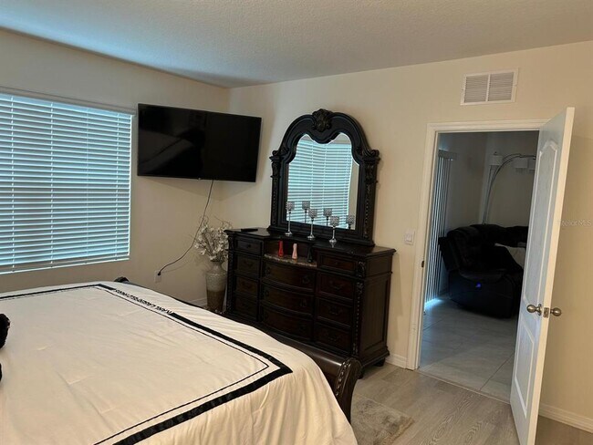 Foto del edificio - 1053 Berry Ln