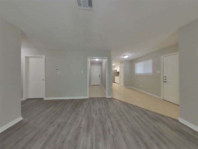 Building Photo - 11054 Spottswood Dr