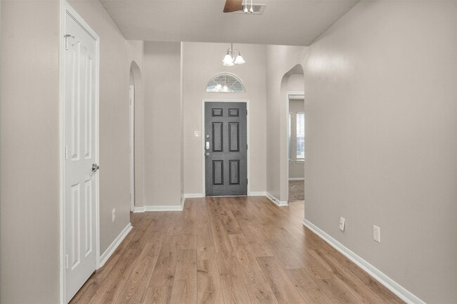 Building Photo - 32102 Decker Oaks Dr