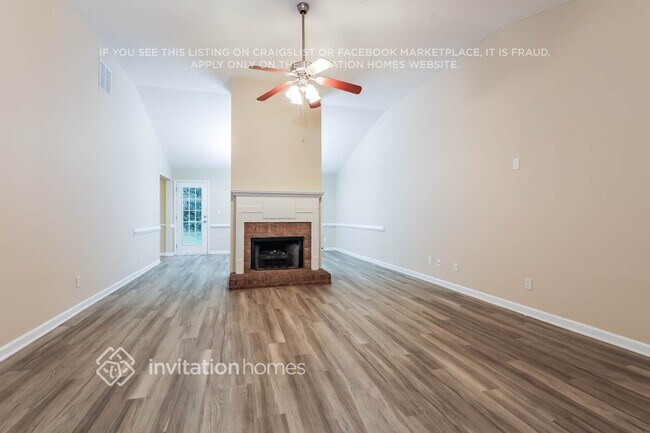 Foto del edificio - 303 Peachtree Cir