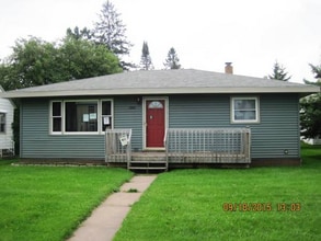Building Photo - 1706 E 5th St
