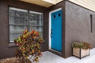 Building Photo - 960 Highland St