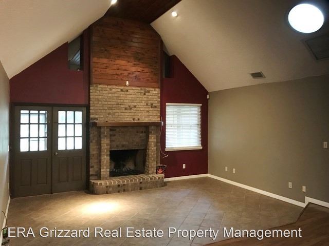 Building Photo - 207 Oakapple Trl