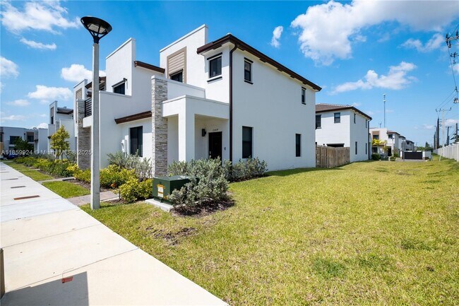 Foto del edificio - 21464 NE 3rd Path